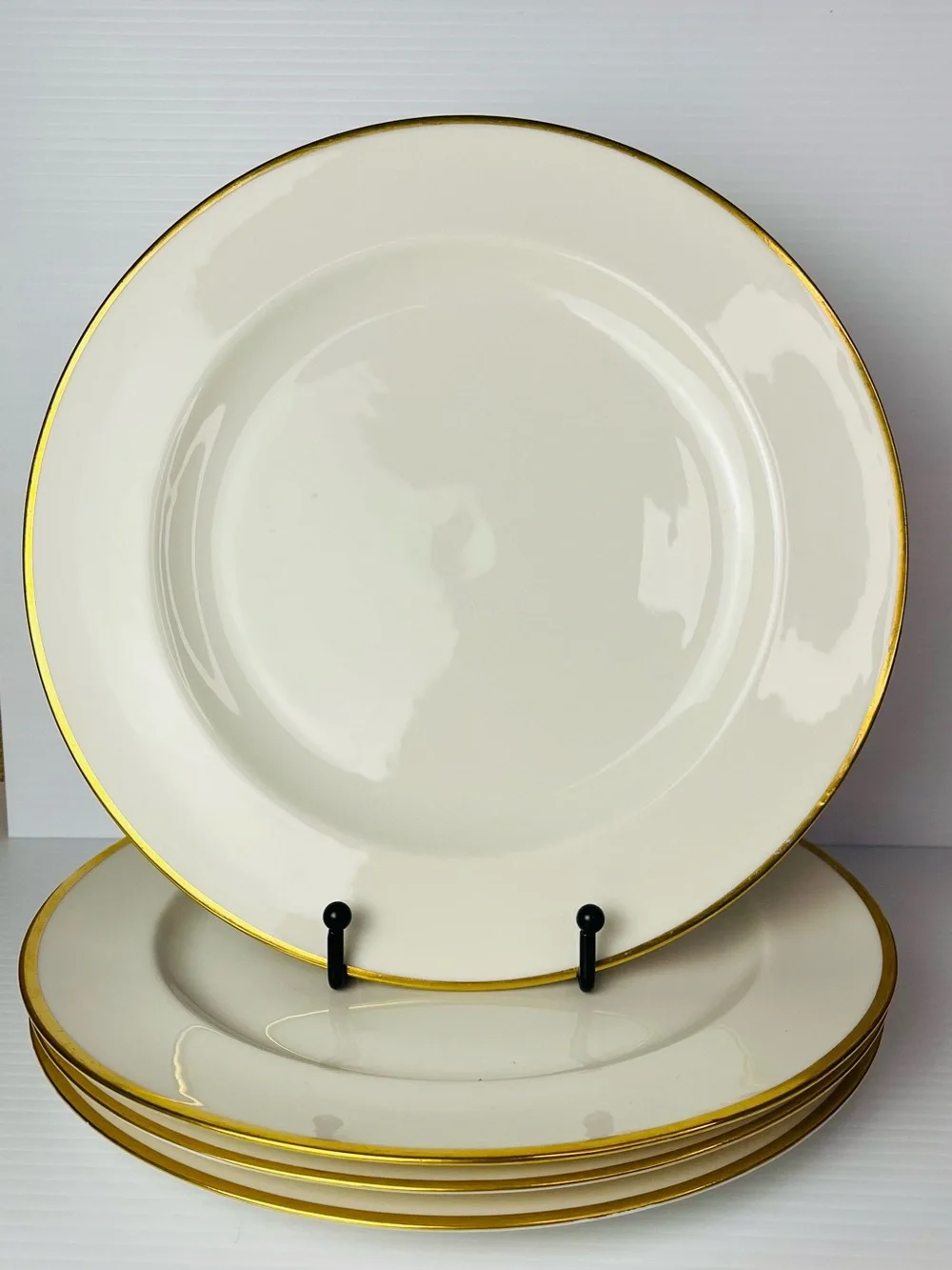 Set Of 4 Vintage Haviland Porcelain Limoges White Dinner Plates with Gold Trim